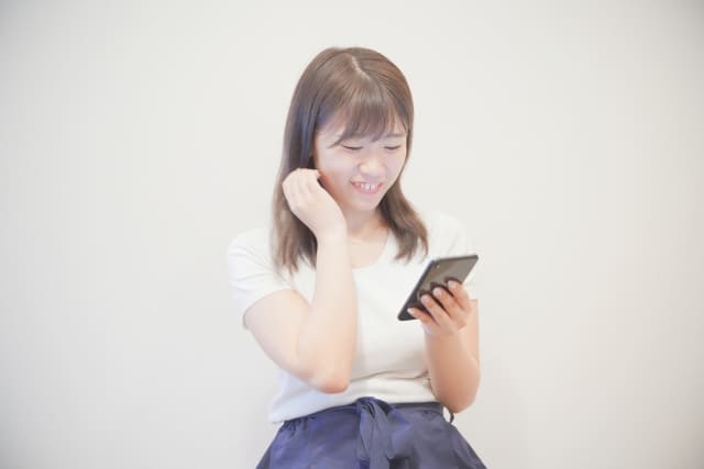 笑顔の女性