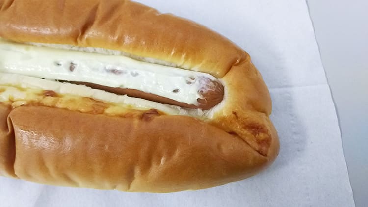 袋から出されたまるごとソーセージ