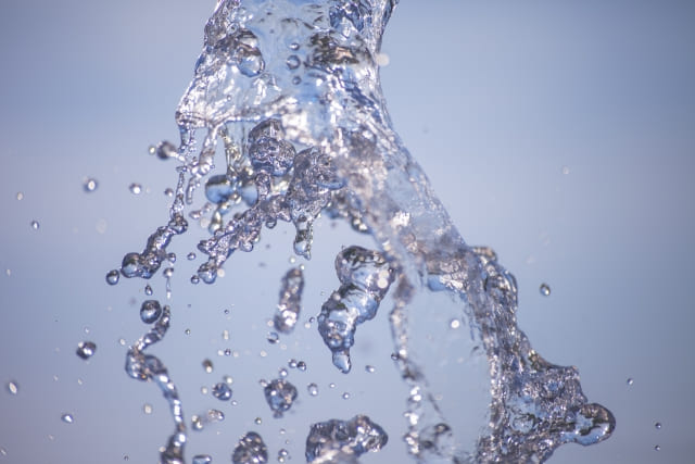 水の飛沫