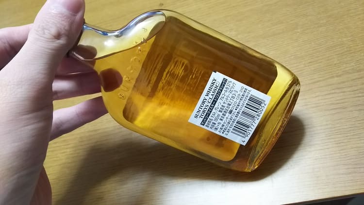 トリスクラシックのミニボトルの裏面