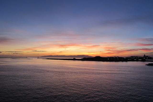 海と夕暮れ