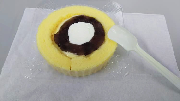 あんバタ かすたーどロールのとスプーン