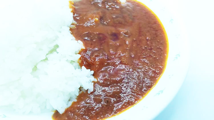 ルーが赤いカレー