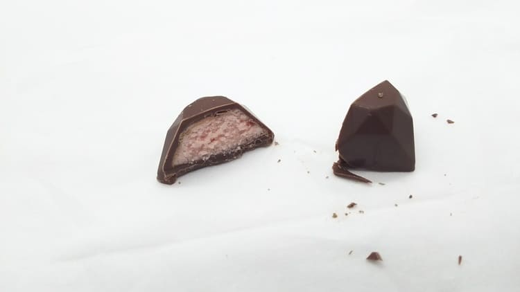 チョコレートの断面図