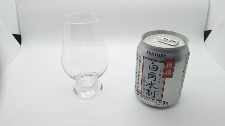 卓上のウイスキー
