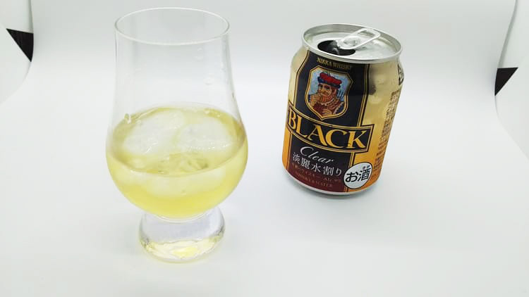 ブラックニッカクリアのハーフロック
