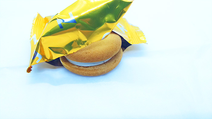 開封されたお菓子