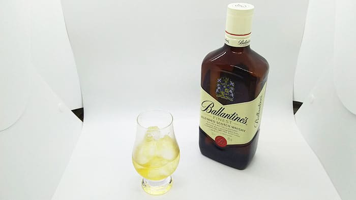 スコッチウイスキーのロック