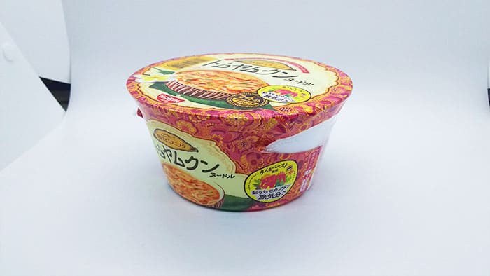 カップ麺のパッケージ側面
